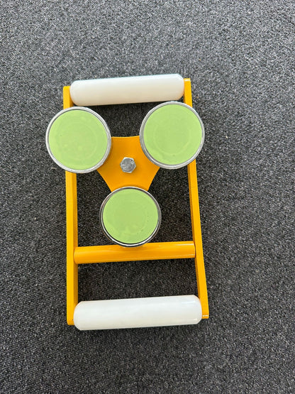 MAGNET TYPE PILOT LADDER HOLDER