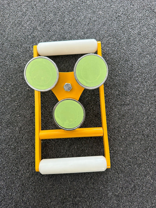MAGNET TYPE PILOT LADDER HOLDER